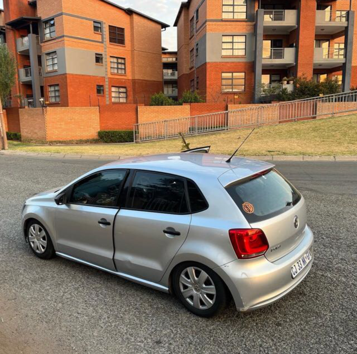 9CE5A8F6-2B58-4C7F-980E-5E788E5AE00F_1_201_a