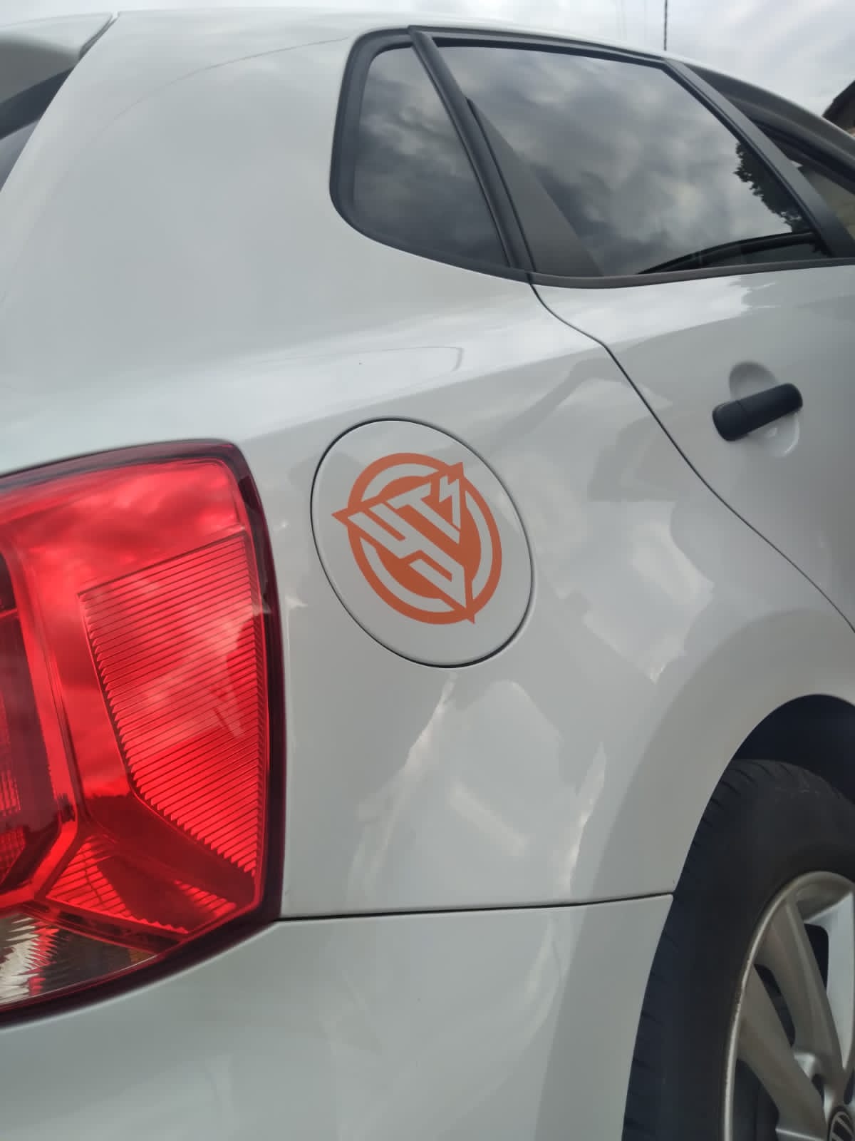 DC561FAE-4ECF-4A16-80F5-4A1BF255DAB4